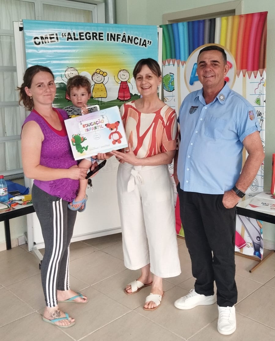 Entrega dos materiais escolares do Programa Aprende Brasil segue a todo vapor