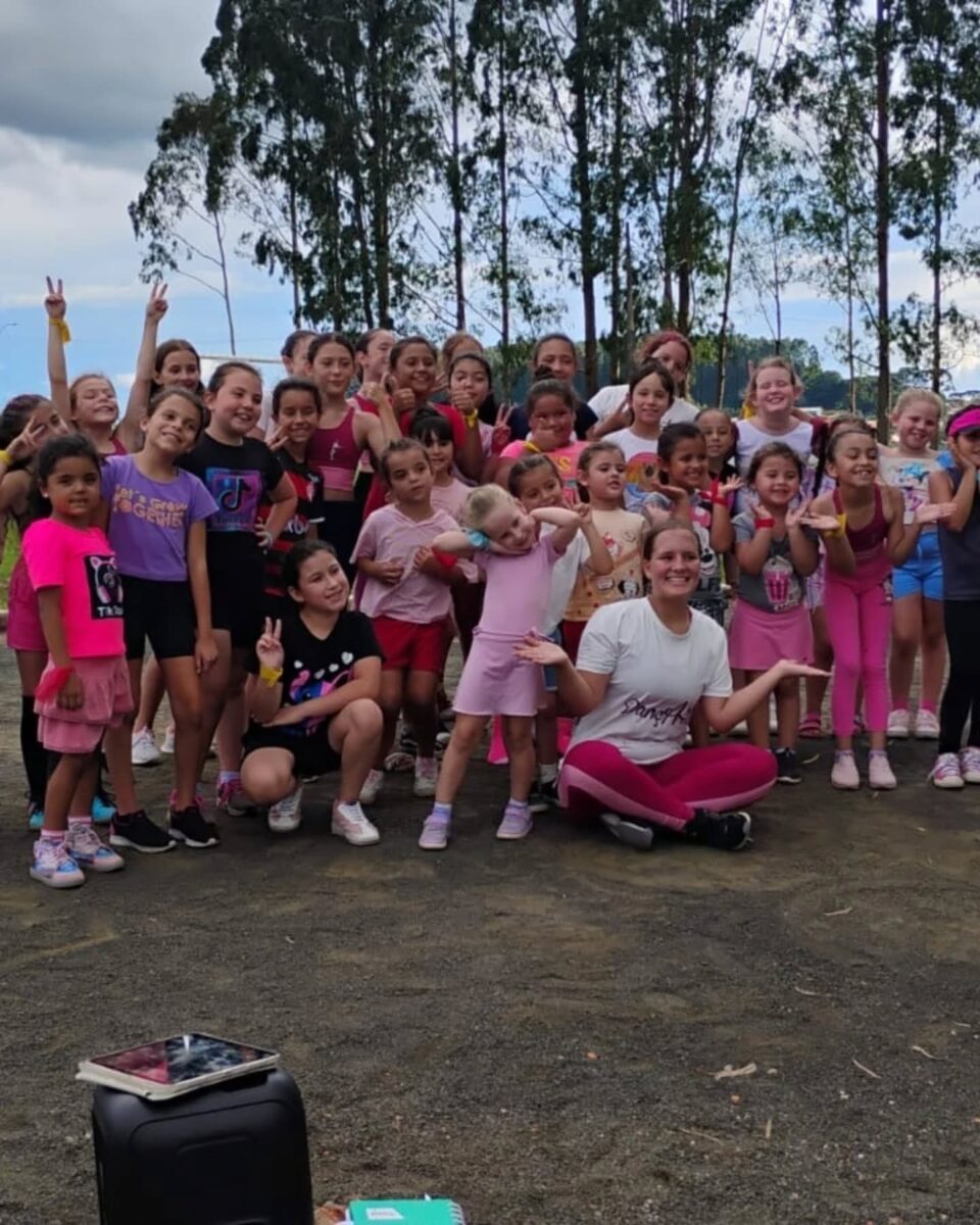 Dança e o desenvolvimento das crianças em Monte Castelo