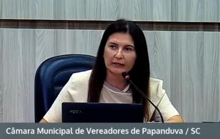 Vereadora Mariangela Senna cobra transparência e melhorias na sessão da Câmara de Papanduva