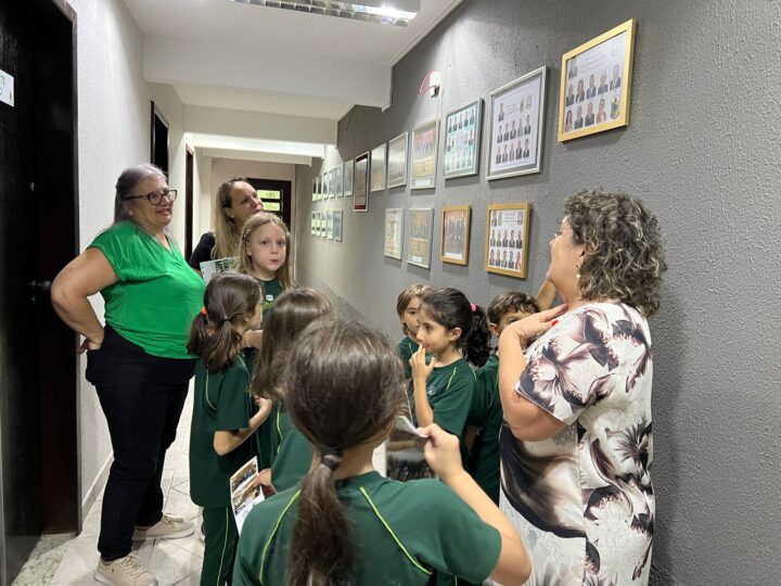 Turma do Colégio Emmái visita a Câmara de Vereadores